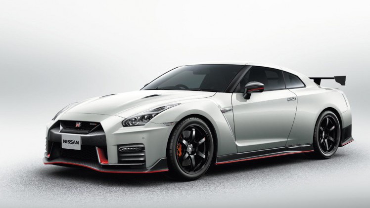 Nissan laat op de Tokyo Auto Salon tal van modellen zien die worden aangekleed met accessoires.