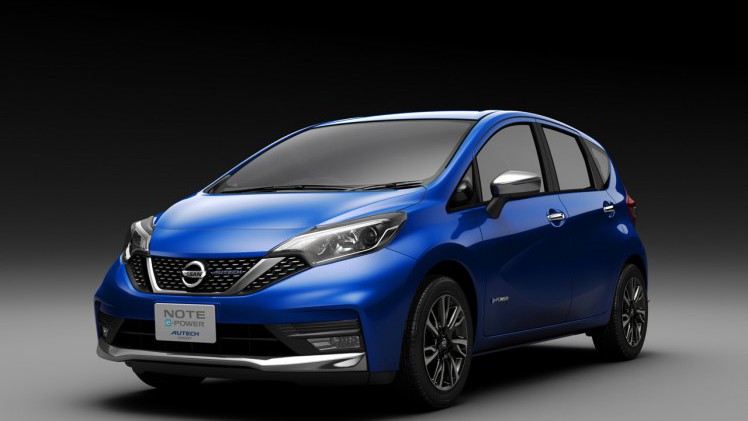 Nissan laat op de Tokyo Auto Salon tal van modellen zien die worden aangekleed met accessoires.