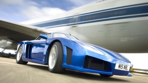 De Engelse sportwagen fabrikant Noble komt met een regelrechte aanval op alle concurrenten in het supersportsegment. De Noble M15 is snel n goedkoop.