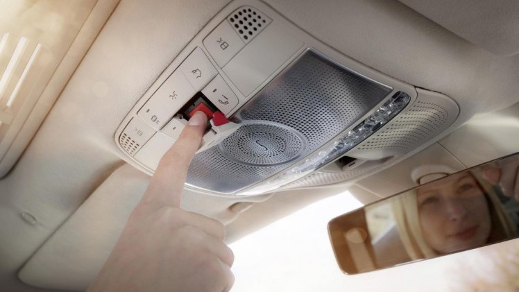 Mercedes levert al zijn modellen al sinds 2014 standaard met een noodoproepsysteem.