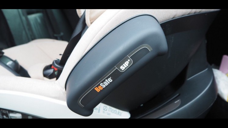 De Noorse BeSafe kinderzitjes scoren maximaal op veiligheid en comfort. Deze vervoeren kinderen tegen de rijrichting in, een bewezen concept uit de Noorse verkeersstatistieken.