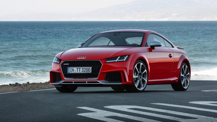 Nieuwe Audi TT RS Coupe en Roadster geintroduceerd. Ze staan in het najaar van 2016 in de showroom en gaan aan de bak met de 400 pk sterke 2.5 TFSI vijfcilinder. Knallen!