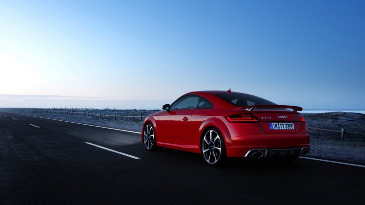 Nieuwe Audi TT RS Coupe en Roadster geintroduceerd. Ze staan in het najaar van 2016 in de showroom en gaan aan de bak met de 400 pk sterke 2.5 TFSI vijfcilinder. Knallen!
