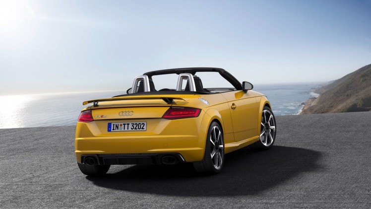 Nieuwe Audi TT RS Coupe en Roadster geintroduceerd. Ze staan in het najaar van 2016 in de showroom en gaan aan de bak met de 400 pk sterke 2.5 TFSI vijfcilinder. Knallen!