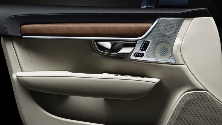 Volvo onthult de S90 met alle officile details en informatie. Het nieuwe vlaggenschip komt net na de zomer naar Nederland, evenals de nieuwe V90.