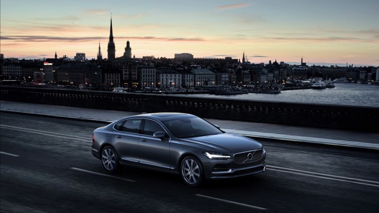 Volvo onthult de S90 met alle officile details en informatie. Het nieuwe vlaggenschip komt net na de zomer naar Nederland, evenals de nieuwe V90.