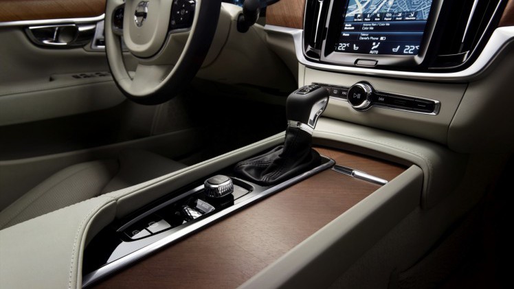 Volvo onthult de S90 met alle officile details en informatie. Het nieuwe vlaggenschip komt net na de zomer naar Nederland, evenals de nieuwe V90.