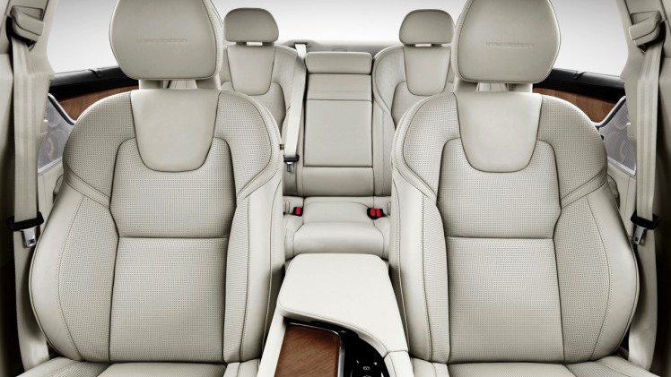 Volvo onthult de S90 met alle officile details en informatie. Het nieuwe vlaggenschip komt net na de zomer naar Nederland, evenals de nieuwe V90.