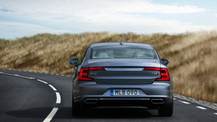 Volvo onthult de S90 met alle officile details en informatie. Het nieuwe vlaggenschip komt net na de zomer naar Nederland, evenals de nieuwe V90.