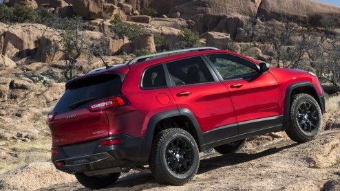 In het tweede kwartaal van dit jaar komt de nieuwe Jeep Cherokee in Europa beschikbaar met keuze uit drie motoren, drie 4x4-systemen.