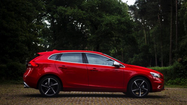 Als enige in zijn klasse heeft de Volvo V40 D2 Business slechts 14% bijtelling in 2015. Profiteer van dit unieke zakelijke aanbod en boek een proefrit.