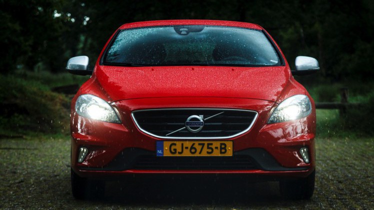 Als enige in zijn klasse heeft de Volvo V40 D2 Business slechts 14% bijtelling in 2015. Profiteer van dit unieke zakelijke aanbod en boek een proefrit.