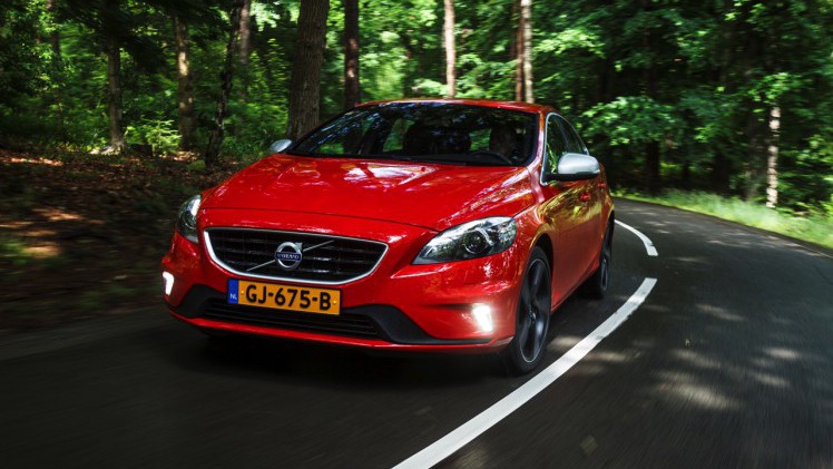 Als enige in zijn klasse heeft de Volvo V40 D2 Business slechts 14% bijtelling in 2015. Profiteer van dit unieke zakelijke aanbod en boek een proefrit.
