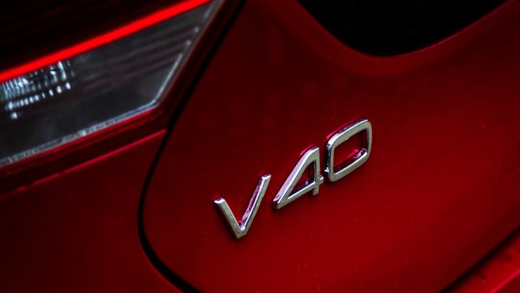 Als enige in zijn klasse heeft de Volvo V40 D2 Business slechts 14% bijtelling in 2015. Profiteer van dit unieke zakelijke aanbod en boek een proefrit.