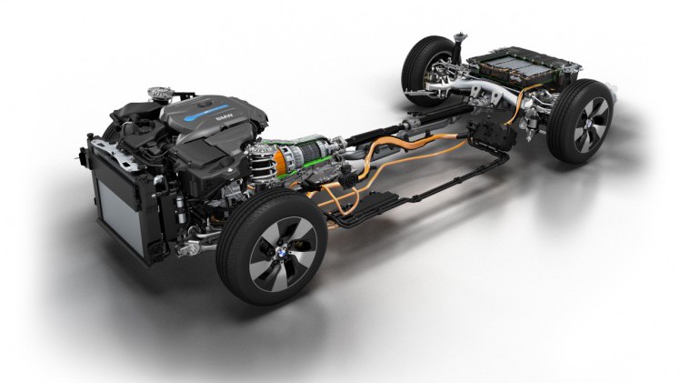 BMW introduceert 3 Serie plug-in hybride als BMW 330e. Zijn debuut beleeft hij op de IAA Frankfurt 2015.