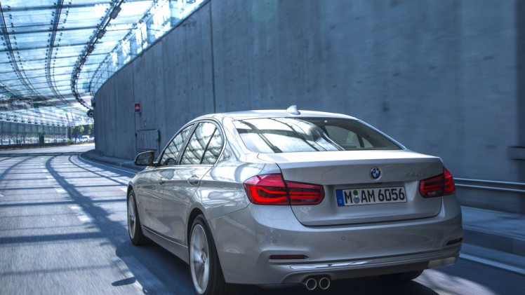 BMW introduceert 3 Serie plug-in hybride als BMW 330e. Zijn debuut beleeft hij op de IAA Frankfurt 2015.