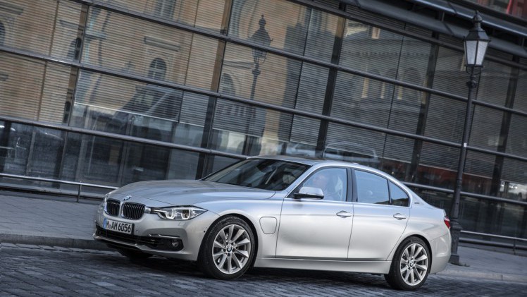 BMW introduceert 3 Serie plug-in hybride als BMW 330e. Zijn debuut beleeft hij op de IAA Frankfurt 2015.