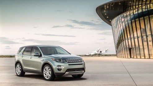 Land Rover heeft de Discovery Sport nu officieel onthuld. Een verrassing is de nieuweling niet meer, na de vele teasers en het gelekte schaalmodel. Wel zijn er nu meer details beschikbaar.