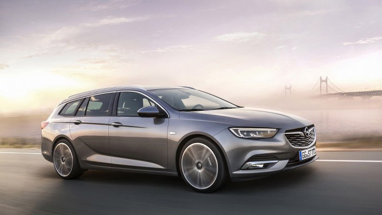 Na de onthulling van de nieuwe Opel Insignia in sedanvorm eind vorig jaar, is het nu de beurt aan de Sports Tourer om tevoorschijn te komen.