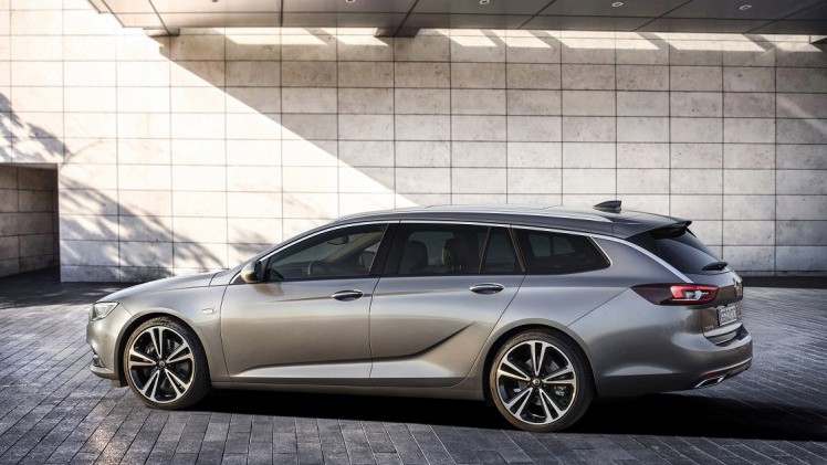 Na de onthulling van de nieuwe Opel Insignia in sedanvorm eind vorig jaar, is het nu de beurt aan de Sports Tourer om tevoorschijn te komen.