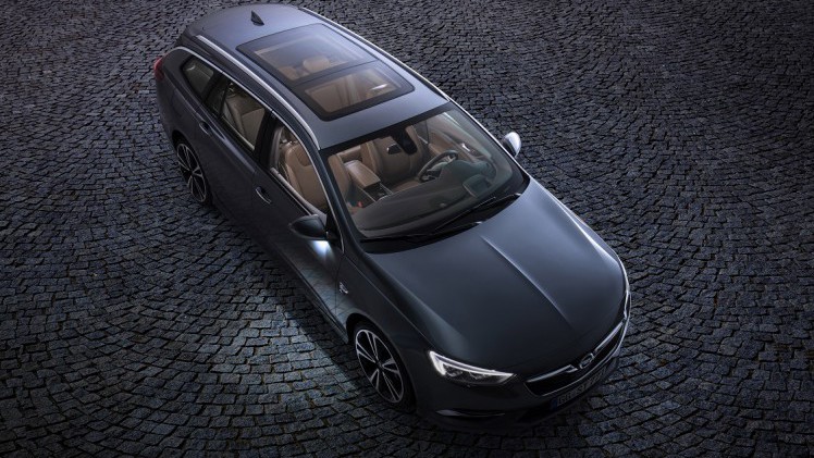 Na de onthulling van de nieuwe Opel Insignia in sedanvorm eind vorig jaar, is het nu de beurt aan de Sports Tourer om tevoorschijn te komen.