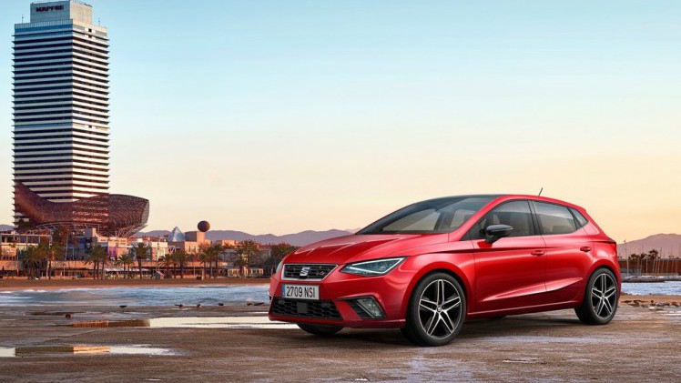 Eerder deze week lekte hij al uit, maar nu heeft SEAT officieel het doek getrokken van de nieuwe Ibiza. Opvallend: de auto is iets kleiner dan zijn voorganger.