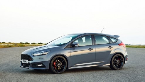 Ford heeft het doek getrokken van de vernieuwde Focus ST. De nieuweling beschikt volgens Ford over een verfijnde rijdynamiek, is voortaan ook als diesel te verkrijgen en staat vanaf begin 2015 bij de