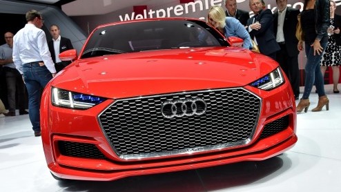 We hadden hem afgelopen week al even voorbij zien komen, deze Audi TT Sportback concept. Inmiddels is-ie te bewonderen op de Parijse beursvloer.