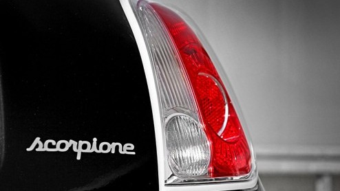 Na de Abarth Punto Scorpione wordt nu ook de Abarth 500C een Scorpione-outfit aangemeten. De auto komt in een beperkte oplage beschikbaar en staat in de prijslijst vanaf 28.995 euro.