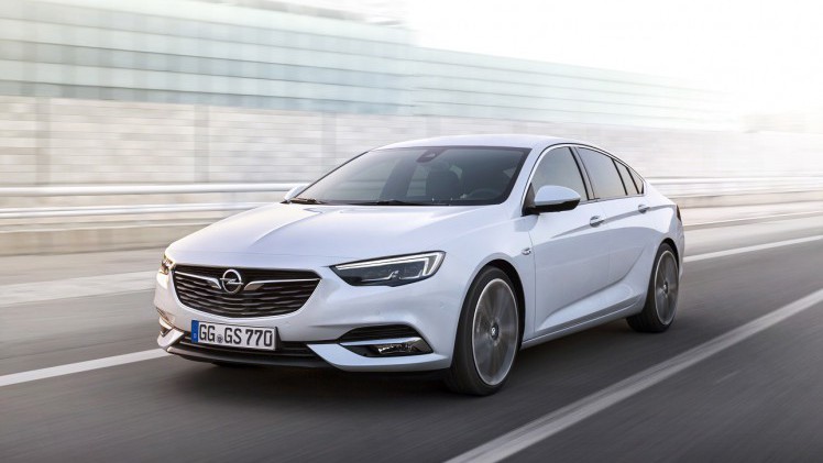 Opel heeft nu officieel het doek getrokken van haar nieuwe vlaggenschip: de 2017 Insignia Grand Sport. De auto is meer premium dan ooit. Lees hier alles dat je over de auto moet moet weten.