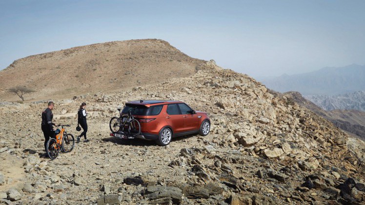 Introductie nieuwe Land Rover Discovery is een feit. De vierwielaangedreven zevenzits SUV komt in de lente van 2017 op de markt. Lees hier de prijzen en specificaties.
