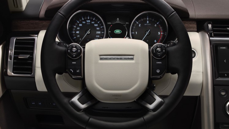 Introductie nieuwe Land Rover Discovery is een feit. De vierwielaangedreven zevenzits SUV komt in de lente van 2017 op de markt. Lees hier de prijzen en specificaties.