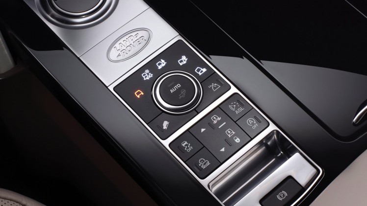 Introductie nieuwe Land Rover Discovery is een feit. De vierwielaangedreven zevenzits SUV komt in de lente van 2017 op de markt. Lees hier de prijzen en specificaties.