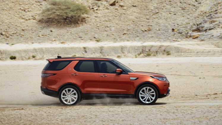 Introductie nieuwe Land Rover Discovery is een feit. De vierwielaangedreven zevenzits SUV komt in de lente van 2017 op de markt. Lees hier de prijzen en specificaties.