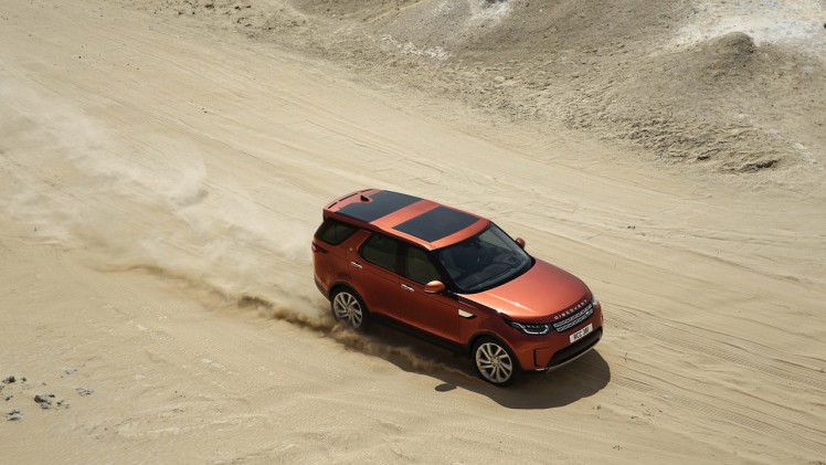 Introductie nieuwe Land Rover Discovery is een feit. De vierwielaangedreven zevenzits SUV komt in de lente van 2017 op de markt. Lees hier de prijzen en specificaties.