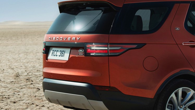 Introductie nieuwe Land Rover Discovery is een feit. De vierwielaangedreven zevenzits SUV komt in de lente van 2017 op de markt. Lees hier de prijzen en specificaties.