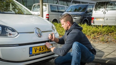 Gratis verlijmen kentekenplaten en aanbod diverse diefstalpreventie pakketten bij Volkswagen