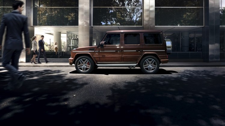 Mercedes-Benz G-Klasse klaar voor modeljaar 2016 met nieuwe motoren en aangepast in- en exterieur. Ook het onderstel is verbeterd.