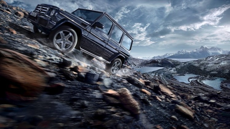 Mercedes-Benz G-Klasse klaar voor modeljaar 2016 met nieuwe motoren en aangepast in- en exterieur. Ook het onderstel is verbeterd.