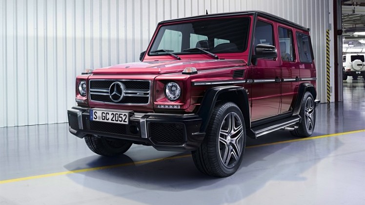Mercedes-Benz G-Klasse klaar voor modeljaar 2016 met nieuwe motoren en aangepast in- en exterieur. Ook het onderstel is verbeterd.