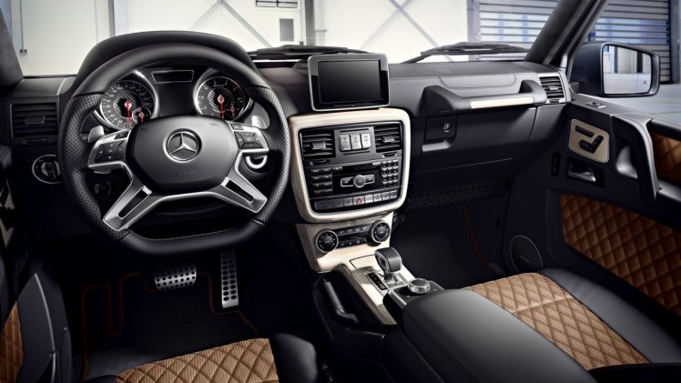 Mercedes-Benz G-Klasse klaar voor modeljaar 2016 met nieuwe motoren en aangepast in- en exterieur. Ook het onderstel is verbeterd.
