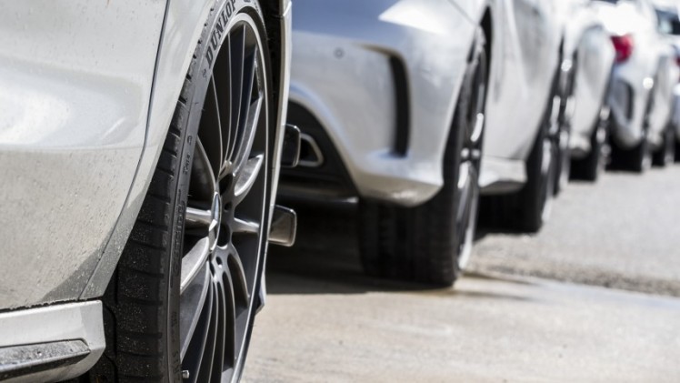 De perfecte autoband koop je gemakkelijk en voordeliger op een online bandenmarkt. Het aanschaffen van autobanden via internet is sneller en net zo praktisch.