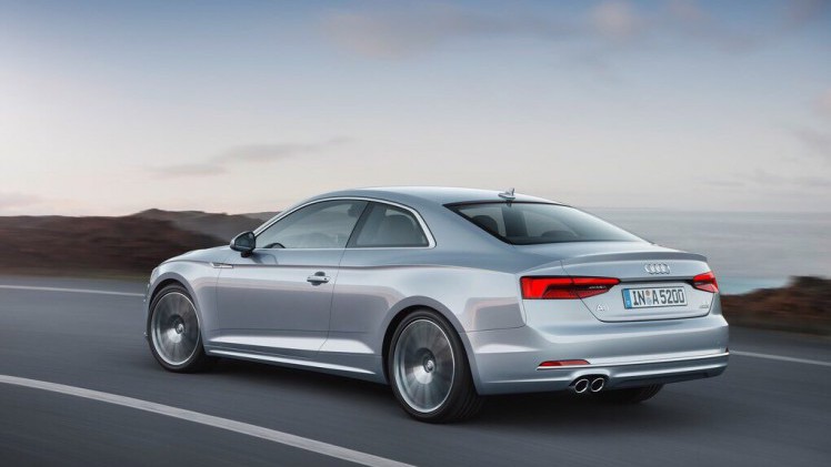 Onthulling Audi A5 Coup? bij de perspresentatie in Ingolstadt. De nieuwe Audi A5 is iets groter, ruimer, zuiniger en nog sportiever dan zijn voorganger en komt in de herfst 2016 naar Nederland.