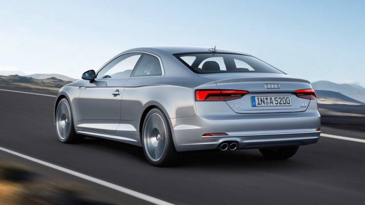 Onthulling Audi A5 Coup? bij de perspresentatie in Ingolstadt. De nieuwe Audi A5 is iets groter, ruimer, zuiniger en nog sportiever dan zijn voorganger en komt in de herfst 2016 naar Nederland.