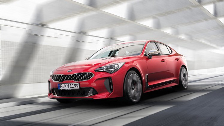 Op de North American International Auto Show in Detroit, die gisteren van start is gegaan, heeft Kia het doek getrokken van de nieuwe vijfdeurs GT. De auto blijkt door het leven te gaan als Stinger.
