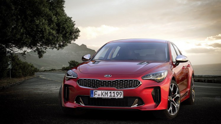 Op de North American International Auto Show in Detroit, die gisteren van start is gegaan, heeft Kia het doek getrokken van de nieuwe vijfdeurs GT. De auto blijkt door het leven te gaan als Stinger.