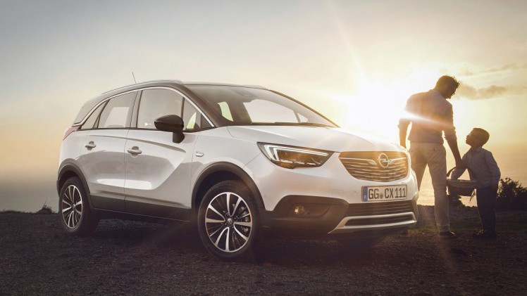 Opel heeft nu het doek getrokken van de Crossland X, de Meriva-opvolger die als crossover boven de Mokka X zal worden gepositioneerd.