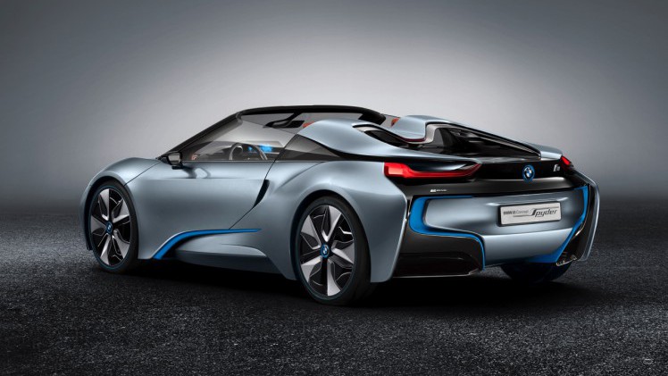 De BMW i8 Spyder is onderweg naar CES 2016. Op de technologiebeurs onthult het merk de productieversie van de i8.