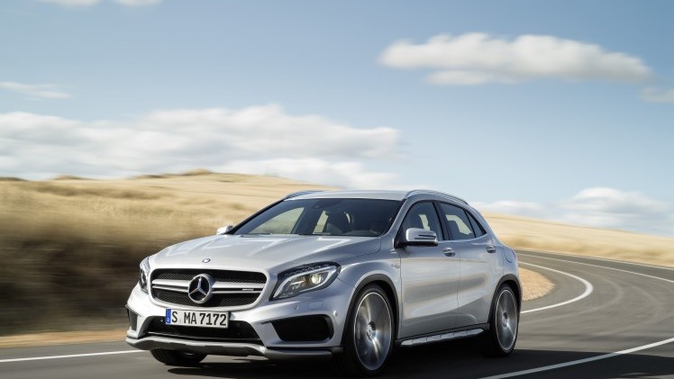 Nu de 2,0 liter turbomotor van de Mercedes-AMG A 45 een krachtkuur heeft gekregen, kunnen de GLA en CLA natuurlijk niet achterblijven. Voortaan leveren de sportieve topversies ook 381 pk en 475 Nm.