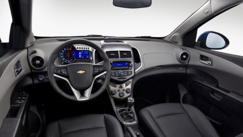 Het was natuurlijk een kwestie van tijd. In navolging van de Chevrolet Trax, Cruze, Orlando, Corvette en Camaro krijgt nu ook de Aveo de beschikking over de MyLink-technologie.
